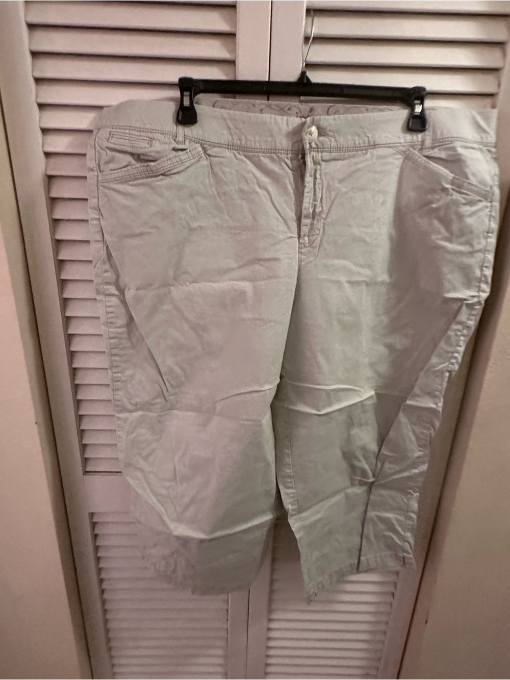 intro. Light tan Capris